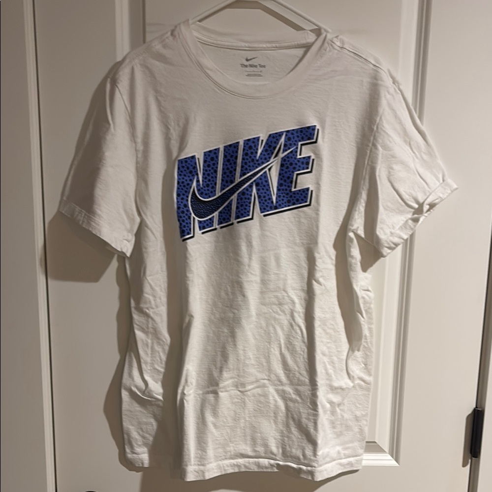 NWOT Nike White and Blue Short Sleeve Tee